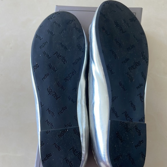 Pazitos Big Girls Silver Silk Flower Slip On Dress Flats-Size 36 (US Size 4) - Picture 6 of 11
